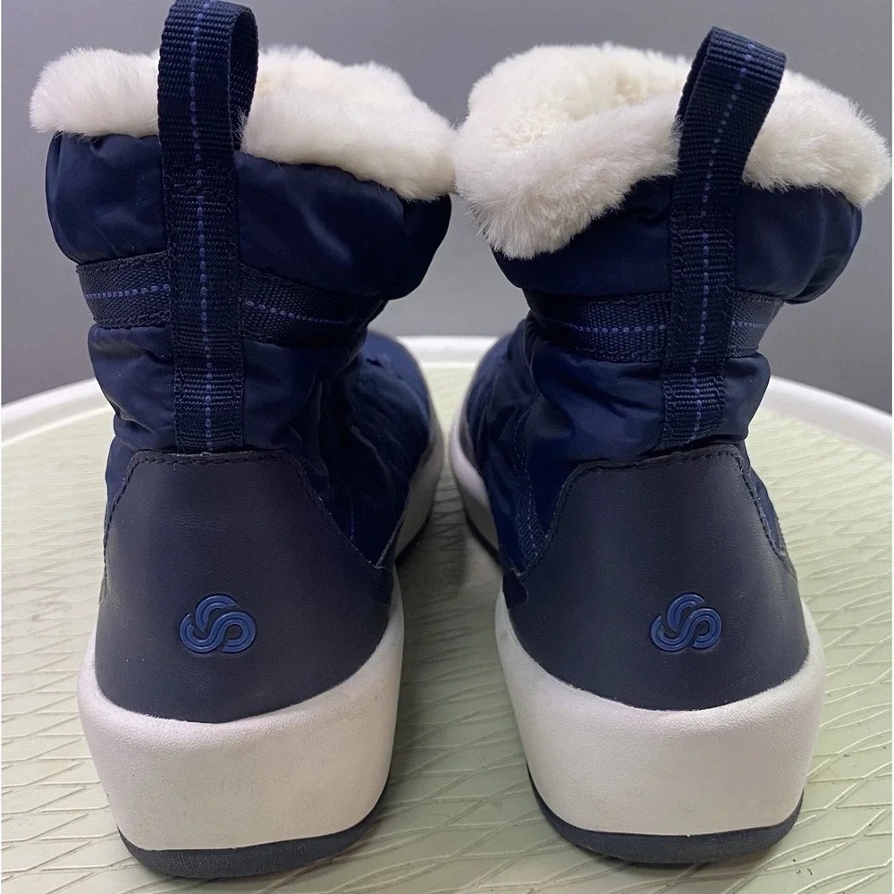 Clarks women step